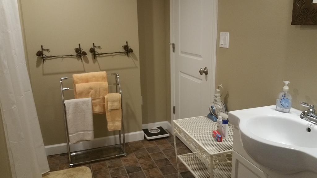 Elegant 2 King Bedrooms Apartment - 4 Guest Maximum And2 Night Minimum Traverse City Exterior photo